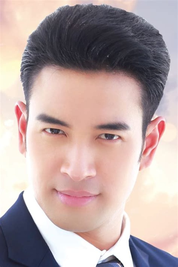 Warintorn Panhakarn - Bio, Age, siblings, height, Wiki, Facts and Family