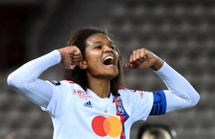 Wendie Renard - Bio, Age, height, weight, Wiki, Facts and Family