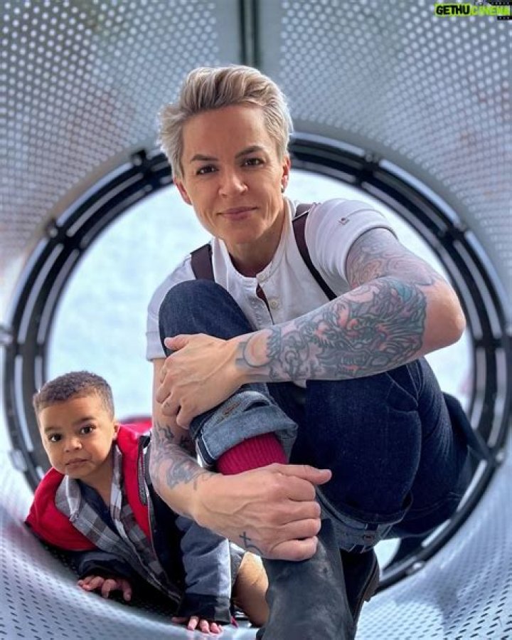 Whitney Mixter - Bio, Age, Wiki, Facts and Family