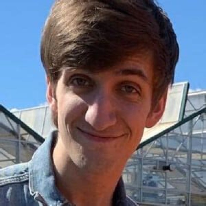 Who is Pezzy ? Wikipedia,Age,Height,Weight,Real Name,Net Worth