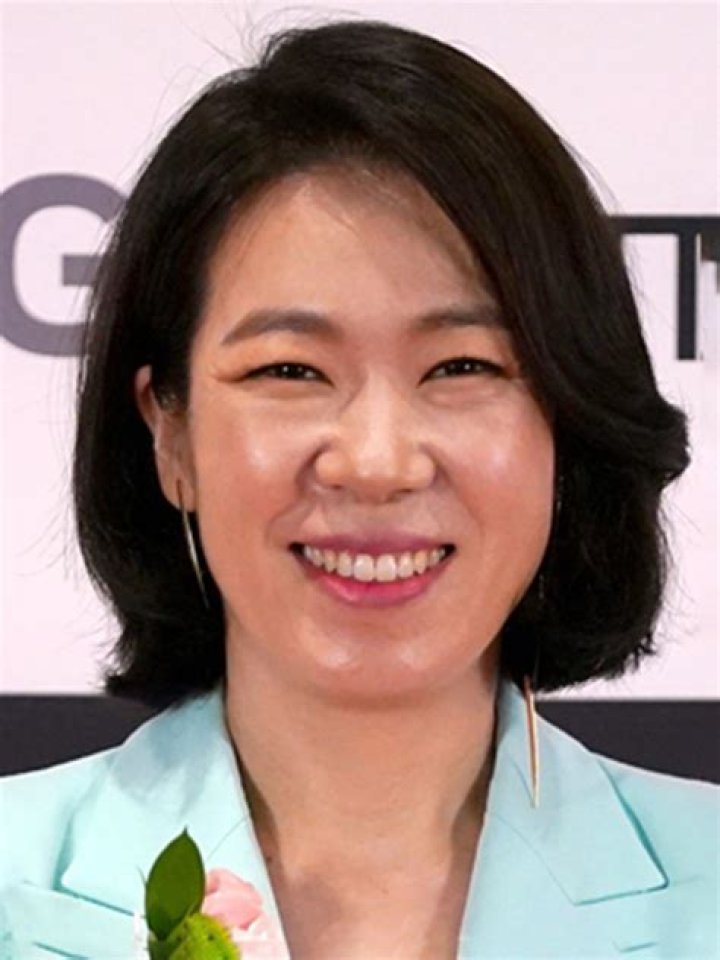 Yeom Hye-ran (actress)-Wiki, Age, Net Worth, Biography , Spotify, TikTok, Facebook, Facts and Family
