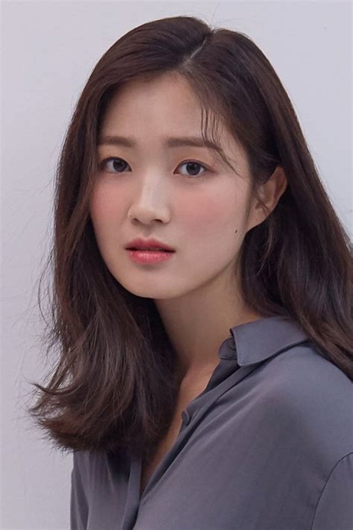 Yoon Hye-jin - Bio, Age, Wiki, Facts and Family