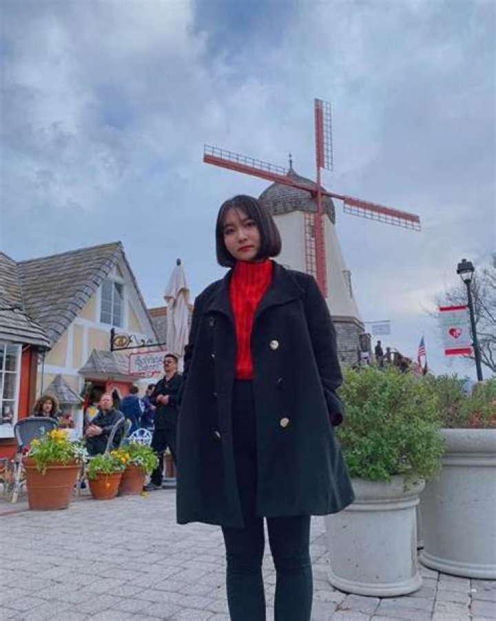 Yoora Jung - Bio, Age, Wiki, Facts and Family