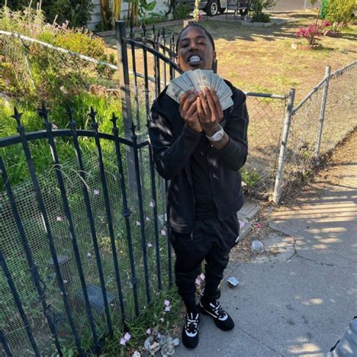 Young Slo-be (rapper) - Wikipedia, Age, Net Worth, Biography , Spotify, TikTok, Facebook, Facts and Family