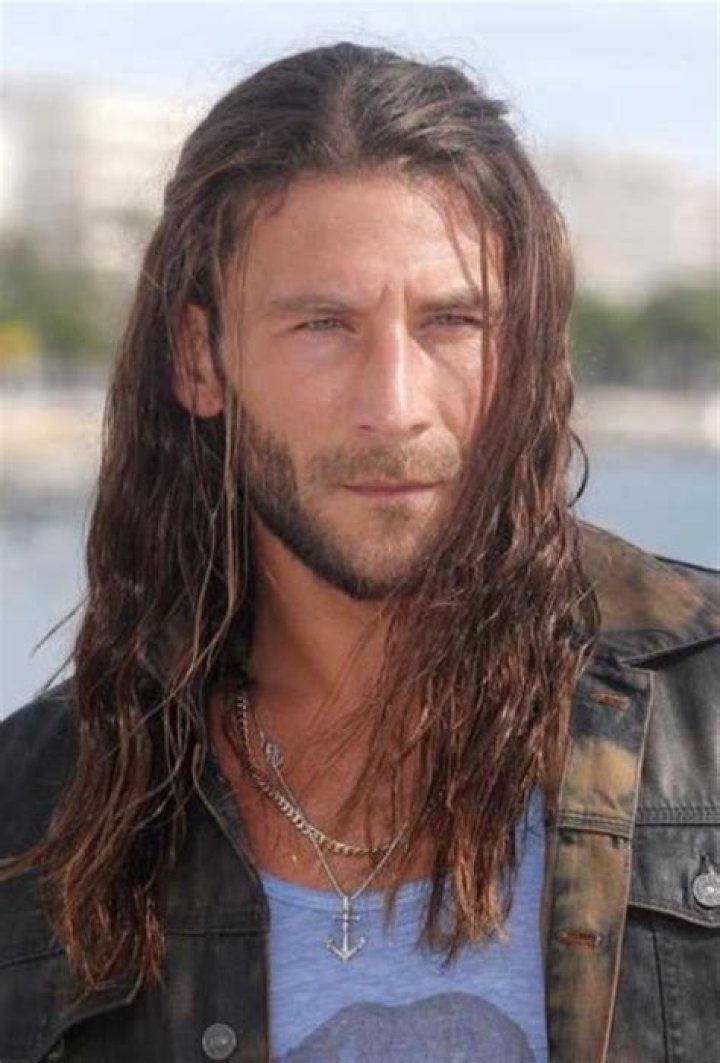Zach McGowan - Bio, Age, siblings, height, Wiki, Facts and Family