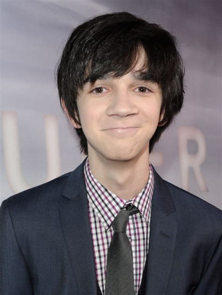 Zach Mills - Bio, Age, height, Wiki, Facts and Family