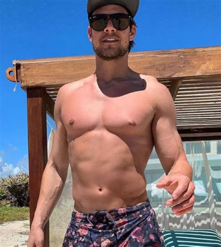 Zach Nichols - Bio, Age, Wiki, Facts and Family