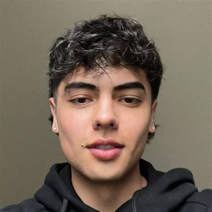 Zamir Villamil - Bio, Age, Wiki, Facts and Family