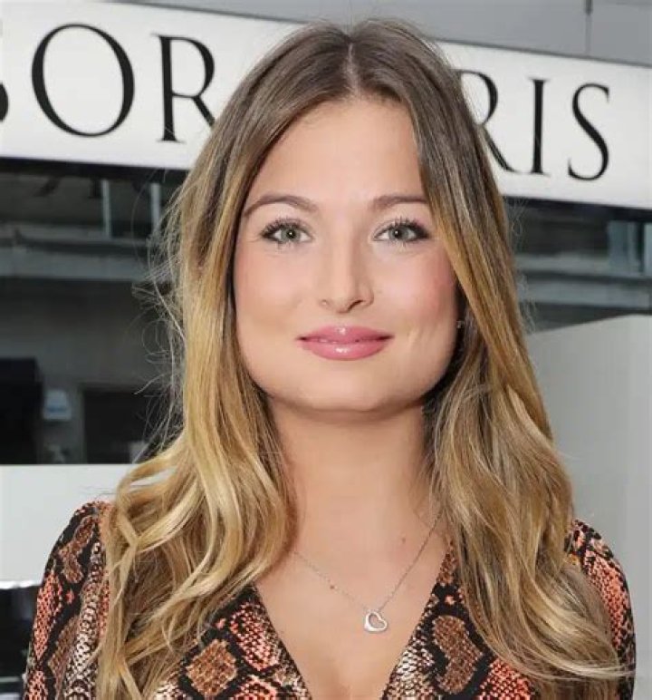 Zara Holland - Bio, Age, Wiki, Facts and Family