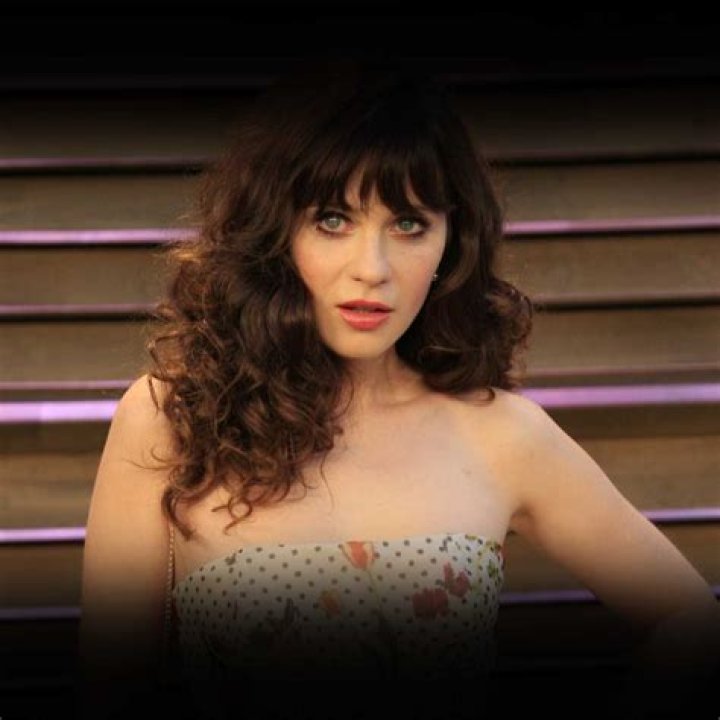 Zooey Deschanel - Bio, Age, Wiki, Facts and Family